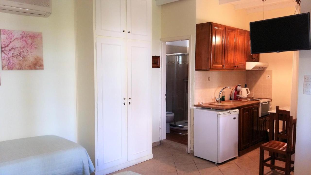 Philippos Hotel Apartments 니키아나 외부 사진