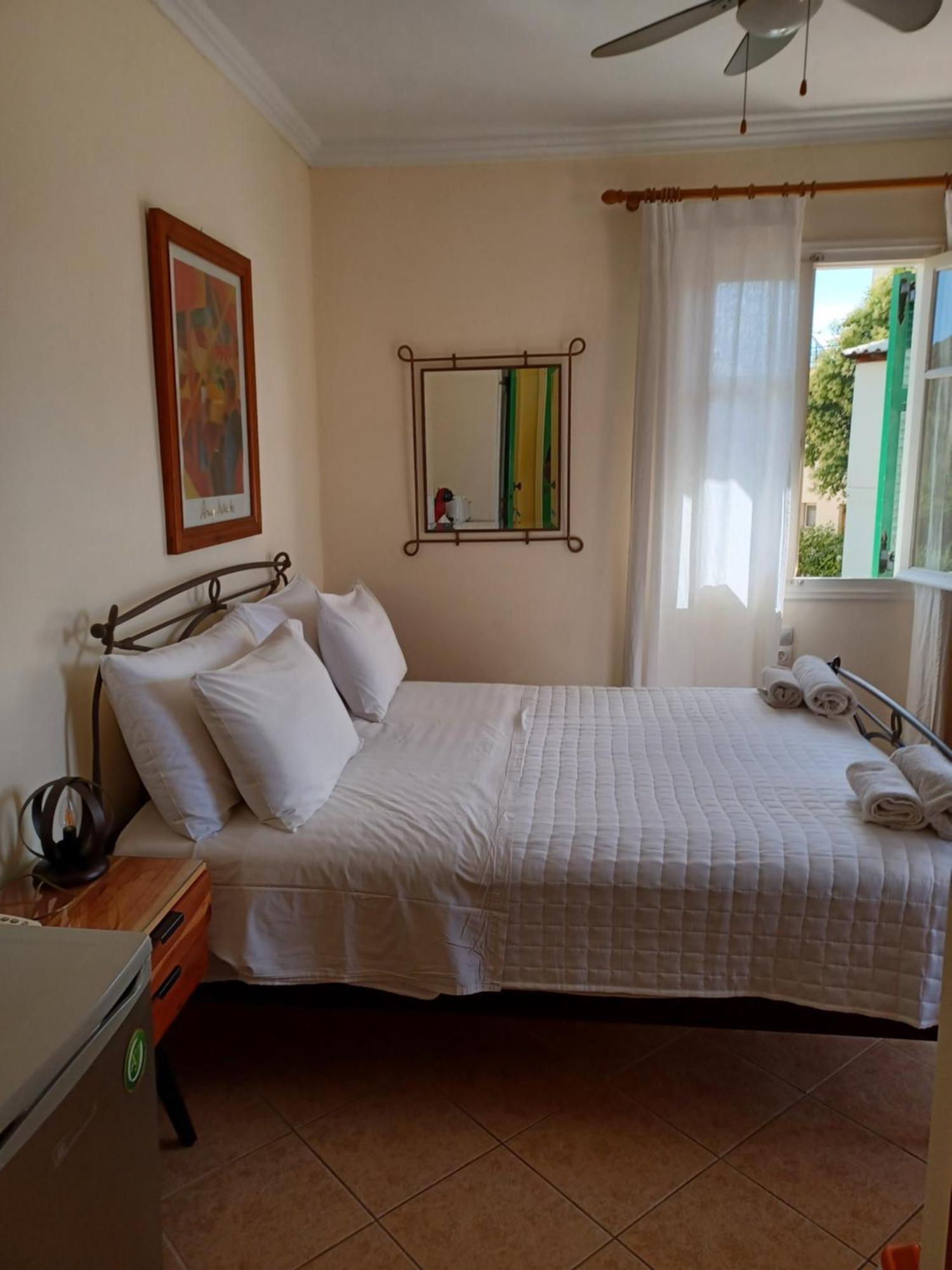 Philippos Hotel Apartments 니키아나 외부 사진