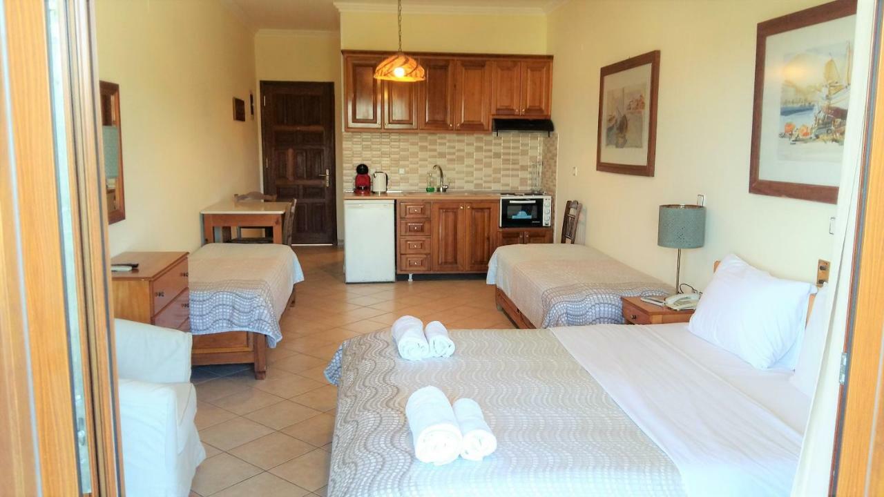 Philippos Hotel Apartments 니키아나 외부 사진